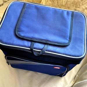 - Igloo 30 -can cooler